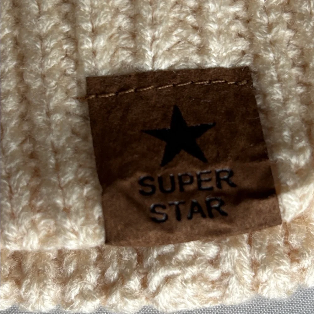 SUPER STAR Soft Rib Knit Beanie Winter Hat Cream Youth Size M NWOT